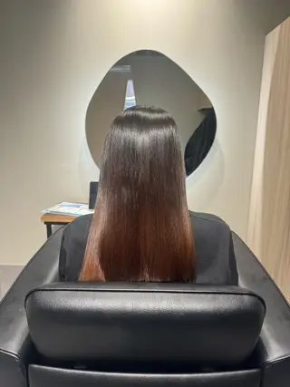 セミロング NAVY 橋本心 縮毛矯正のヘアスタイル