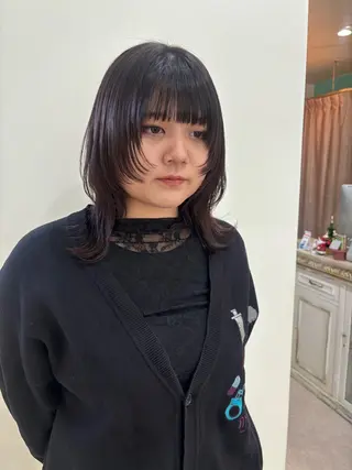 ミディアム イシザワ ユミのヘアスタイル