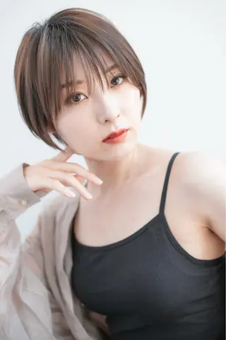 ショート 髪質改善／白髪ぼかし 継続する美髪のヘアスタイル