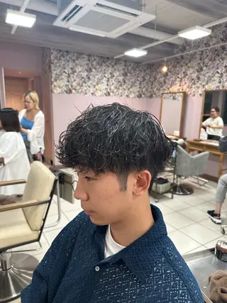 ショート パーマ メンズ 山添 雄心のヘアスタイル