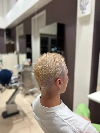 ショート パーマ メンズ 三浦 航平のヘアスタイル