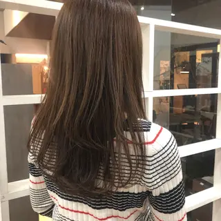 ロング カラー 佐伯 真奈のヘアスタイル