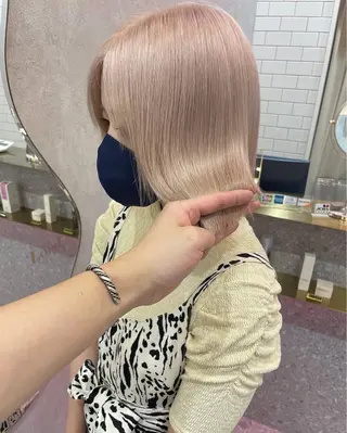 ミディアム Nanami/透明感 カラー/グレージュのヘアスタイル