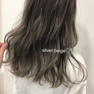 セミロング カラー GLROW haruhiのヘアスタイル