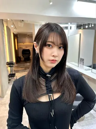 セミロング カラー 艶髪レイヤー顔周り グレージュ添田晃基のヘアスタイル