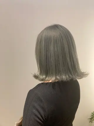 ミディアム ブリーチカラー AYANEのヘアスタイル