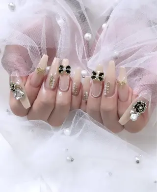 ネイル Lina所属・Hina 池袋 長だしチップ専門店のネイルデザイン