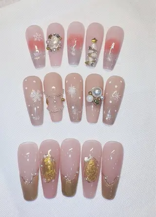 ネイル LEDアイラッシュ ∩_∩アオイのマツエク・マツパデザイン