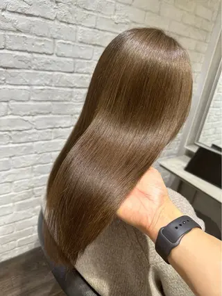 ミディアム 安達 祥生のヘアスタイル