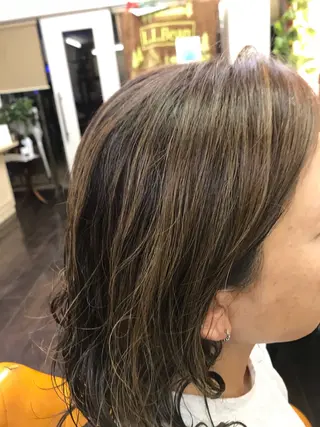 ミディアム カラー 桧山 真のヘアスタイル