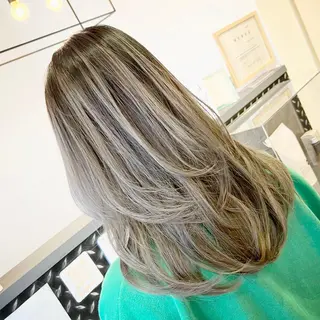 セミロング NEO Beauty Salon所属・𝐍𝐄𝐎 𝐉𝐔𝐑𝐈のネイルデザイン