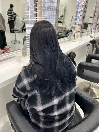ロング カラー オリーブカラー🫒 レイヤーカット✂︎のヘアスタイル