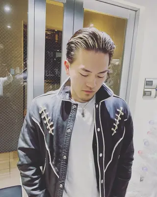 ショート 山影✨バレイヤージュ ハイライト✨メンズ◎のヘアスタイル