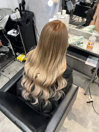 ロング カラー mimiiy梅田 中崎町ハイトーンのヘアスタイル