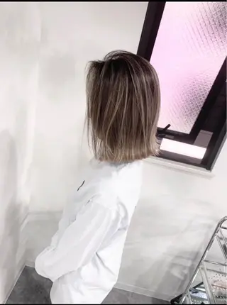 ミディアム カラー Still所属・タニ ユウのヘアスタイル