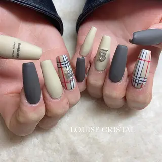 ネイル LOUISE CRYSTALのネイルデザイン