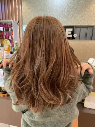 ミディアム カラー ill【イル】天神西通り店所属・髪質改善縮毛矯正/暖 色カラー/ウエダカナのヘアスタイル
