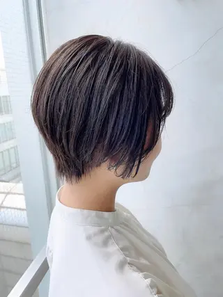 ショート 透明感カラー 山中のヘアスタイル