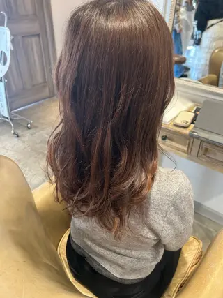 ミディアム 鍋島 平のヘアスタイル