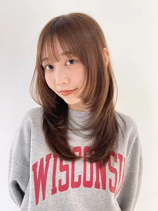 カラー セミロング ITbyALBUM 下北沢店のヘアスタイル
