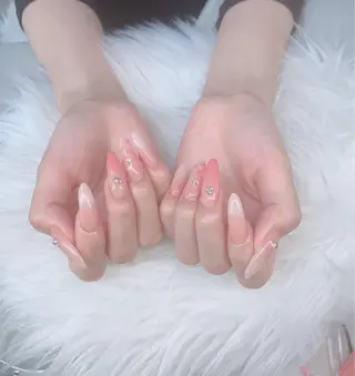 ネイル T. Leeのネイルデザイン