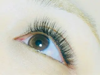 マツエク・マツパ beauty salon mee+所属・mee+ Akiのマツエク・マツパデザイン