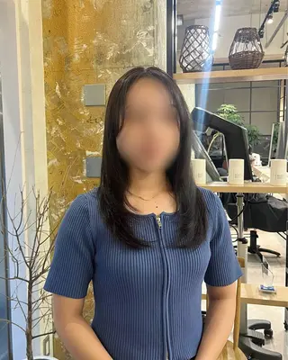 ミディアム カラー 寒色 ♡ レイヤー ┊︎miyuのヘアスタイル