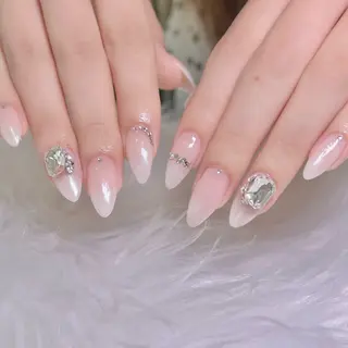 ネイル Salon Mori所属・☺︎ amiのネイルデザイン