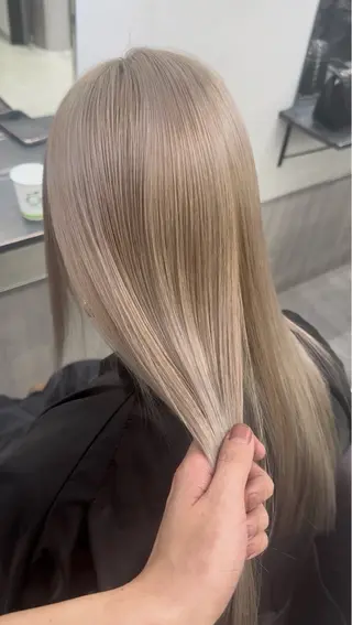 ロング 誠也/唯一無二の ルーツカラーのヘアスタイル