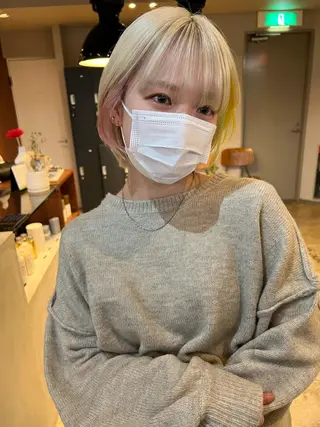 セミロング ミルクティーベージュ outaのヘアスタイル