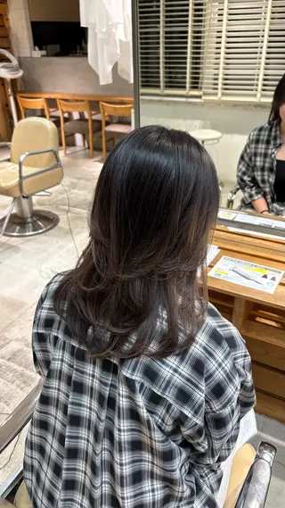 ミディアム 南 希汐のヘアスタイル