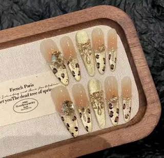 ネイル なお 🐝のネイルデザイン