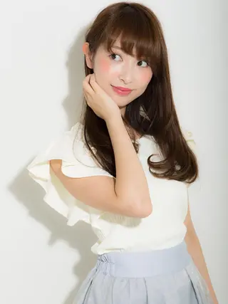 セミロング 鬼澤 なお子のヘアスタイル