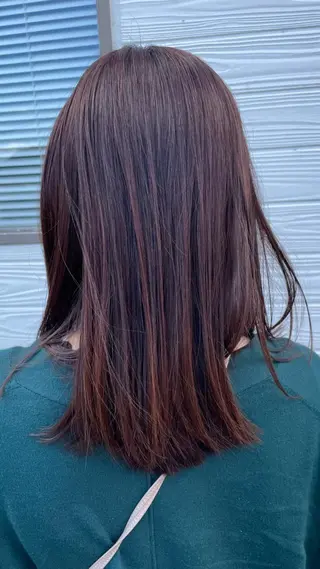 ミディアム ビヨウシツトリコ よねたにみなのヘアスタイル