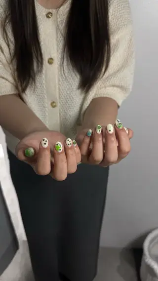 ネイル しおん⭐︎立川 sofaネイリストのネイルデザイン