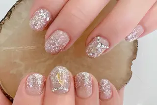 ネイル ママリンド　志村坂上店所属・しみ えんのネイルデザイン