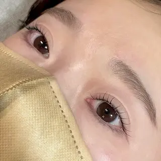 マツエク・マツパ alu所属・マキノ キョウカのヘアスタイル