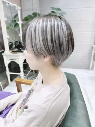 ショート カラー ヘアアレンジ Days 透明感カラーのヘアスタイル
