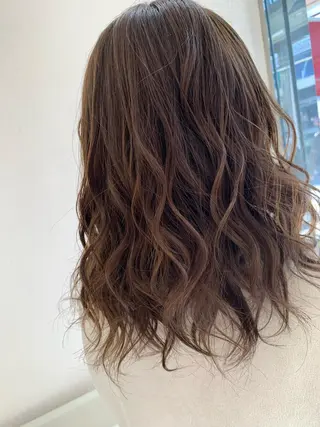 セミロング カラー 店長ハイトーンカラー 柞山史奈のヘアスタイル