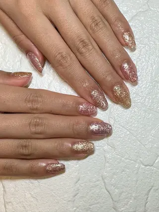 ネイル TotalBeautysalonCURE所属・CURE 朱梨のネイルデザイン