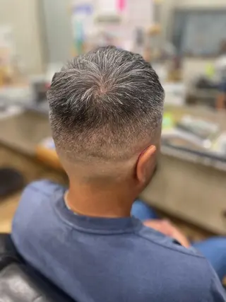 ショート メンズ 海老原 コウのヘアスタイル