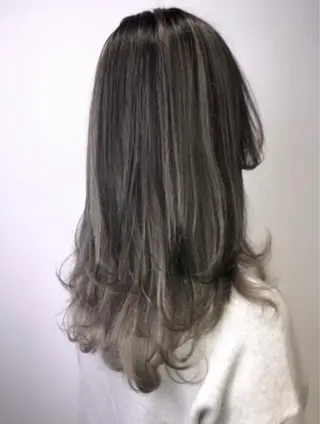 ロング 福元友梨 ディレクター✂️のヘアスタイル