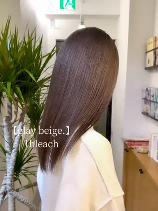 カラー リンダ所属・ベージュ/顔周り カット/スズキのヘアスタイル