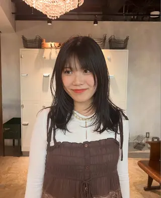 ミディアム さくらい まりこのヘアスタイル