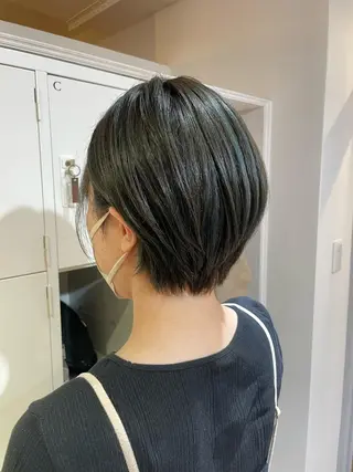 ショート カラー akane .のヘアスタイル