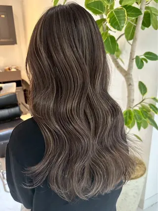 カラー Stylo所属・吉川 莉央のヘアスタイル