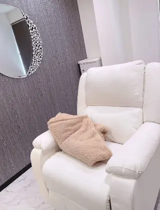 マツエク・マツパ クレアラルーチェ大阪茨木駅前店所属・NiKOR beautyの眉毛・アイブロウイメージ
