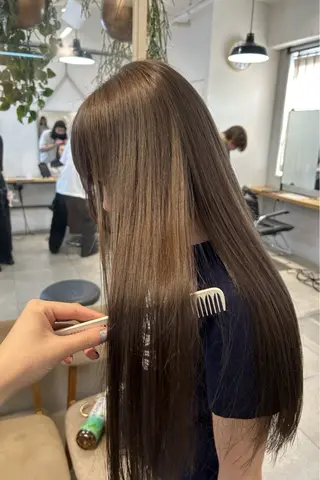 ロング カラー Lomalia Moemiのヘアスタイル