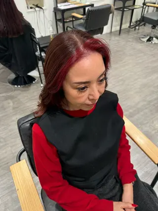 ミディアム カラー 上田 紗也のヘアスタイル