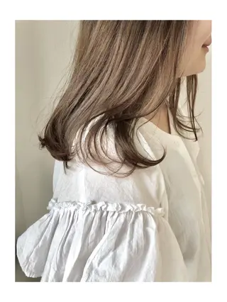 セミロング カラー 岩田 萌那のヘアスタイル